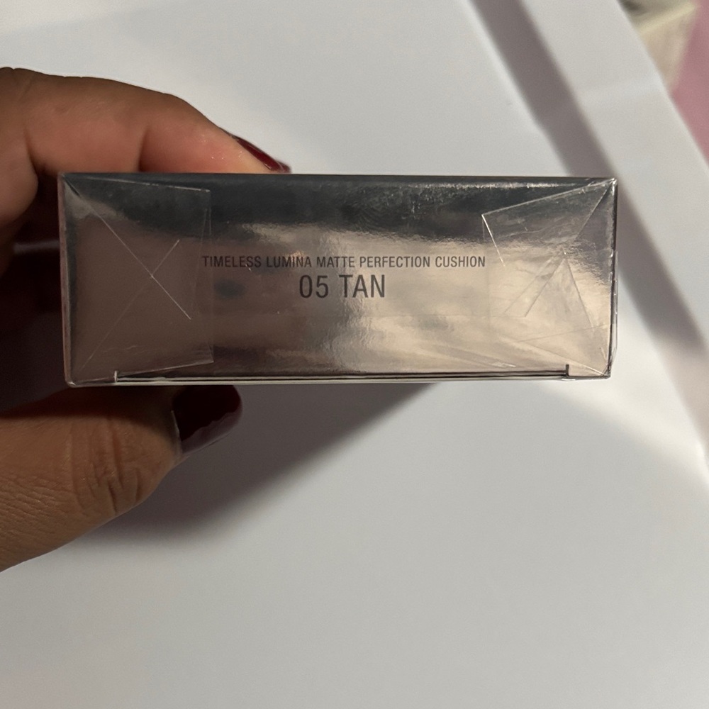 Silver Makeup Foundation - Picture 2 of 4